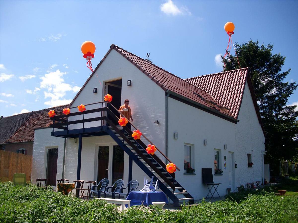 Ferme Lenfant Guest House Ville-Pommeroeul Exterior photo